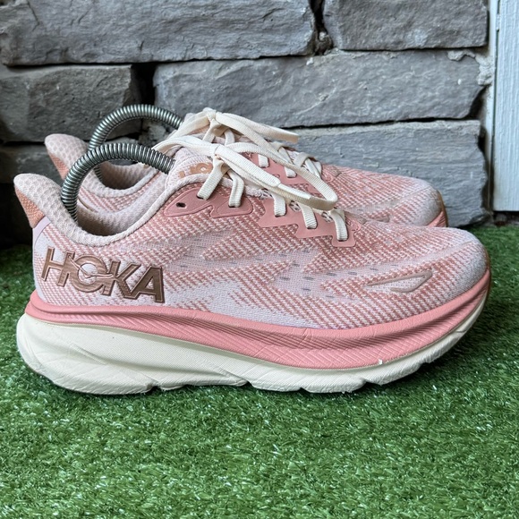 Hoka One One Clifton 9 Women’s Sneakers - Picture 2 of 10